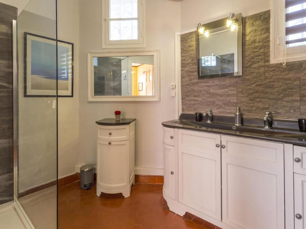Villa With Lovely Views Fréjus