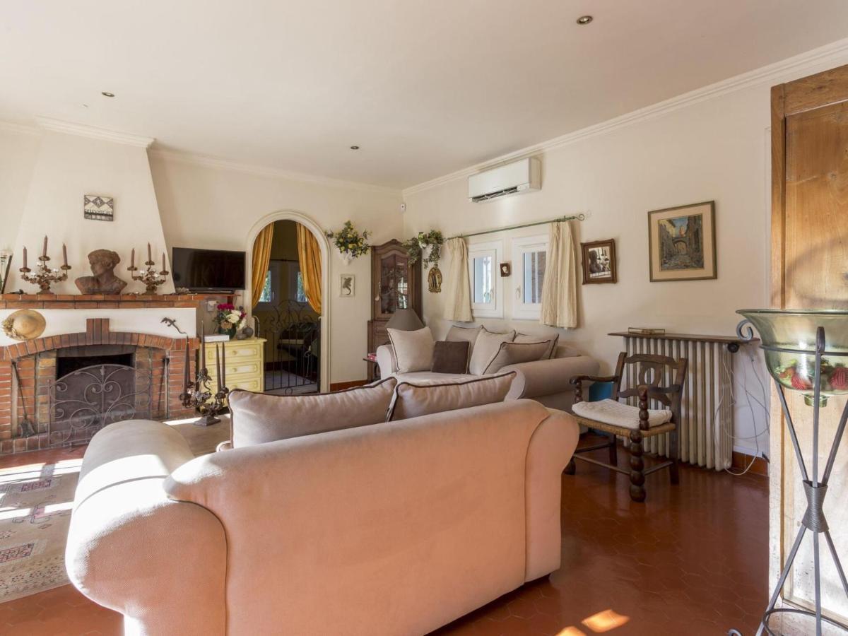 Villa With Lovely Views